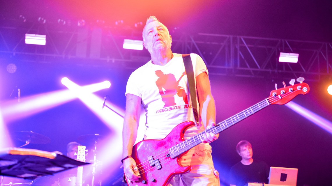 Peter_Hook_Edgar_Sagra_Paellón_cuervo